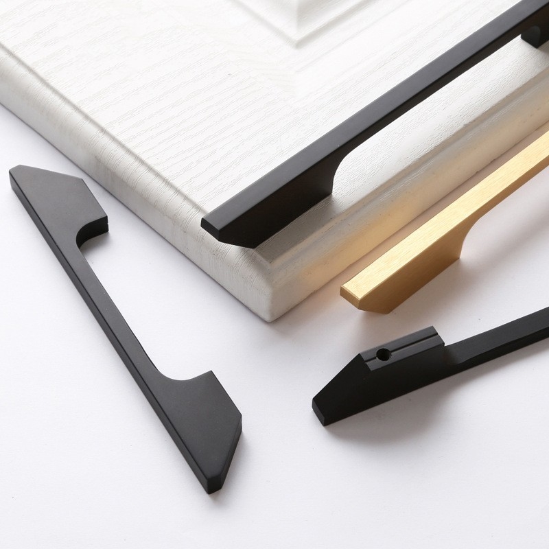 192mm Lemari Aluminium Gagang Panjang Dekorasi Emas Hitam Untuk Lemari