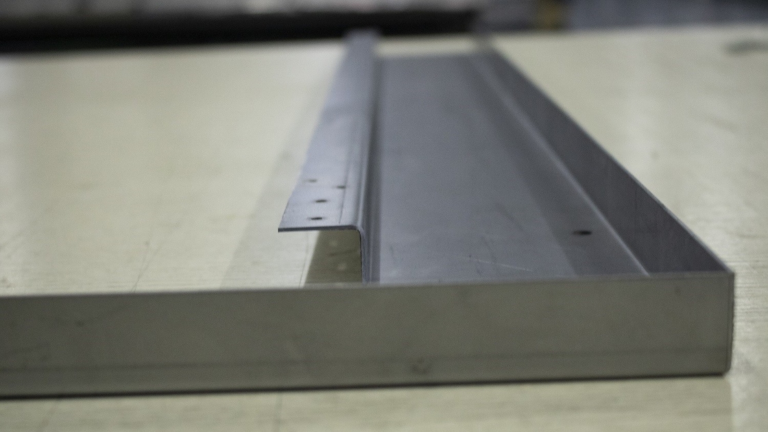 Lembar pintu perapian Fitting logam aluminium Hardware perabotan khusus untuk rumah modern