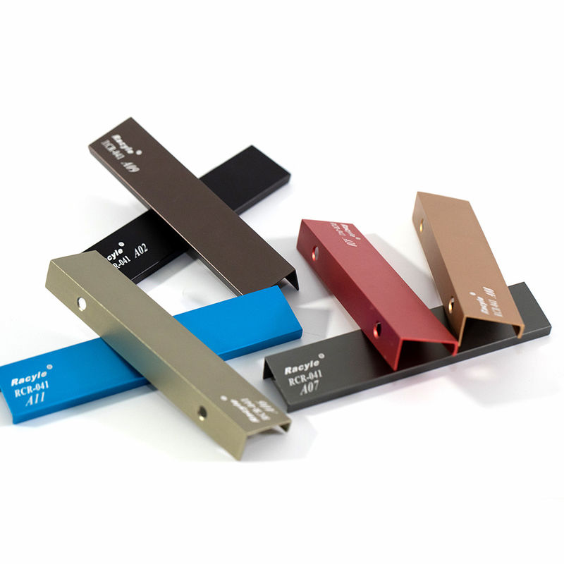 Pintu Kabinet Aluminium Warna RAL 200mm Menarik Dengan Sekrup Anodized